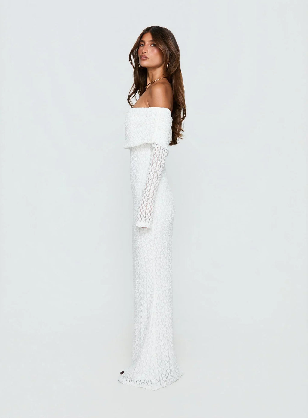 Sofenna Long Sleeve Off Shoulder Maxi Dress White